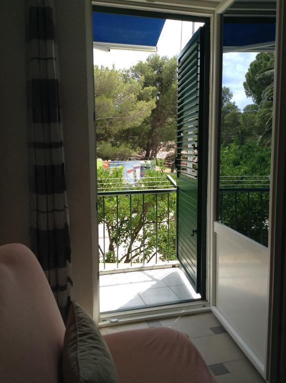 Apartment Afrika Makarska Værelse billede