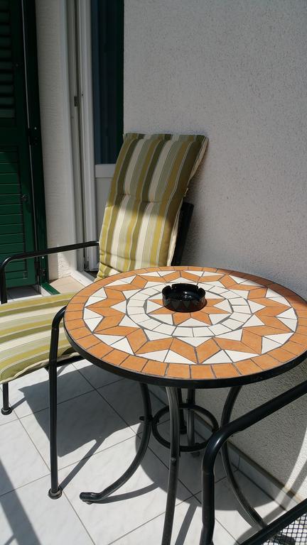Apartment Afrika Makarska Eksteriør billede