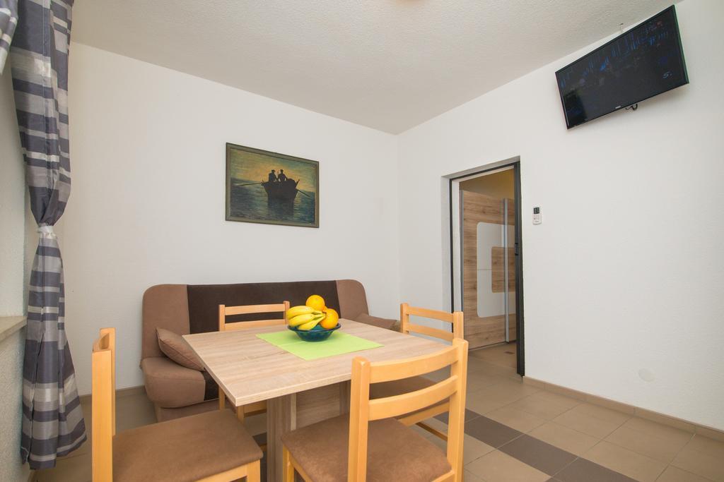 Apartment Afrika Makarska Eksteriør billede