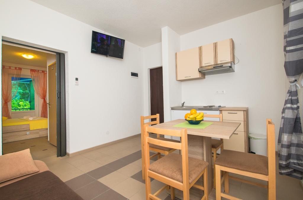 Apartment Afrika Makarska Eksteriør billede