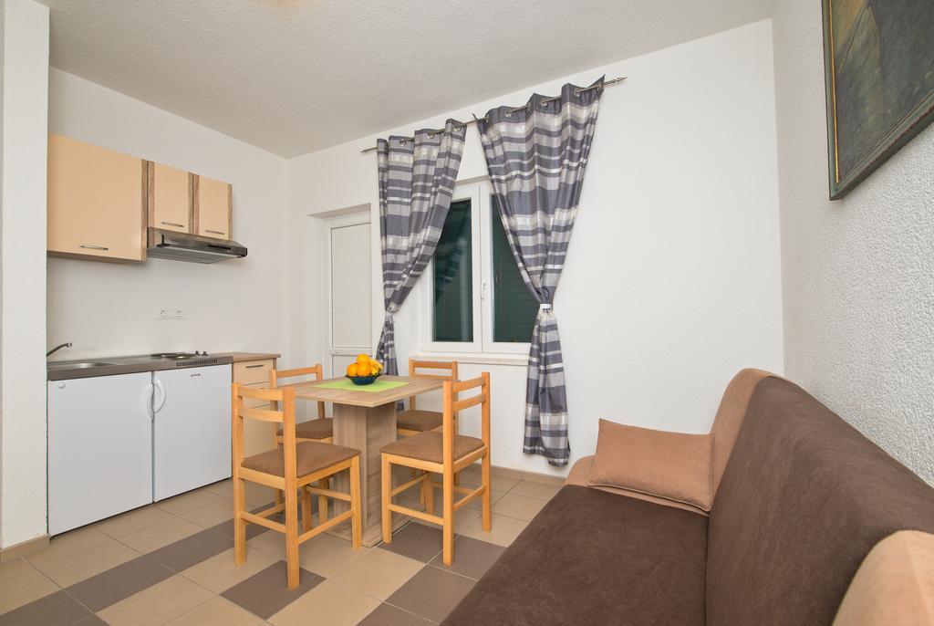 Apartment Afrika Makarska Eksteriør billede