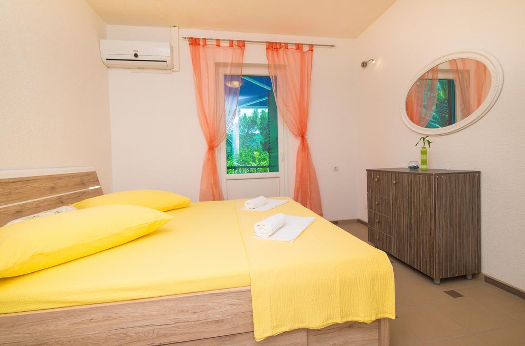 Apartment Afrika Makarska Eksteriør billede