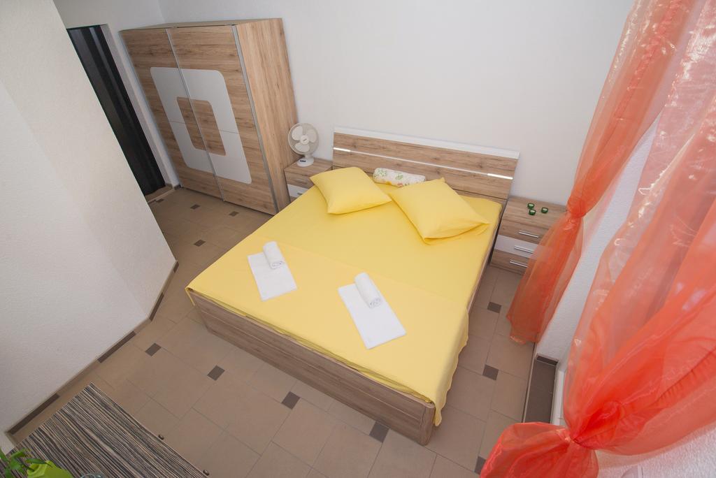 Apartment Afrika Makarska Eksteriør billede